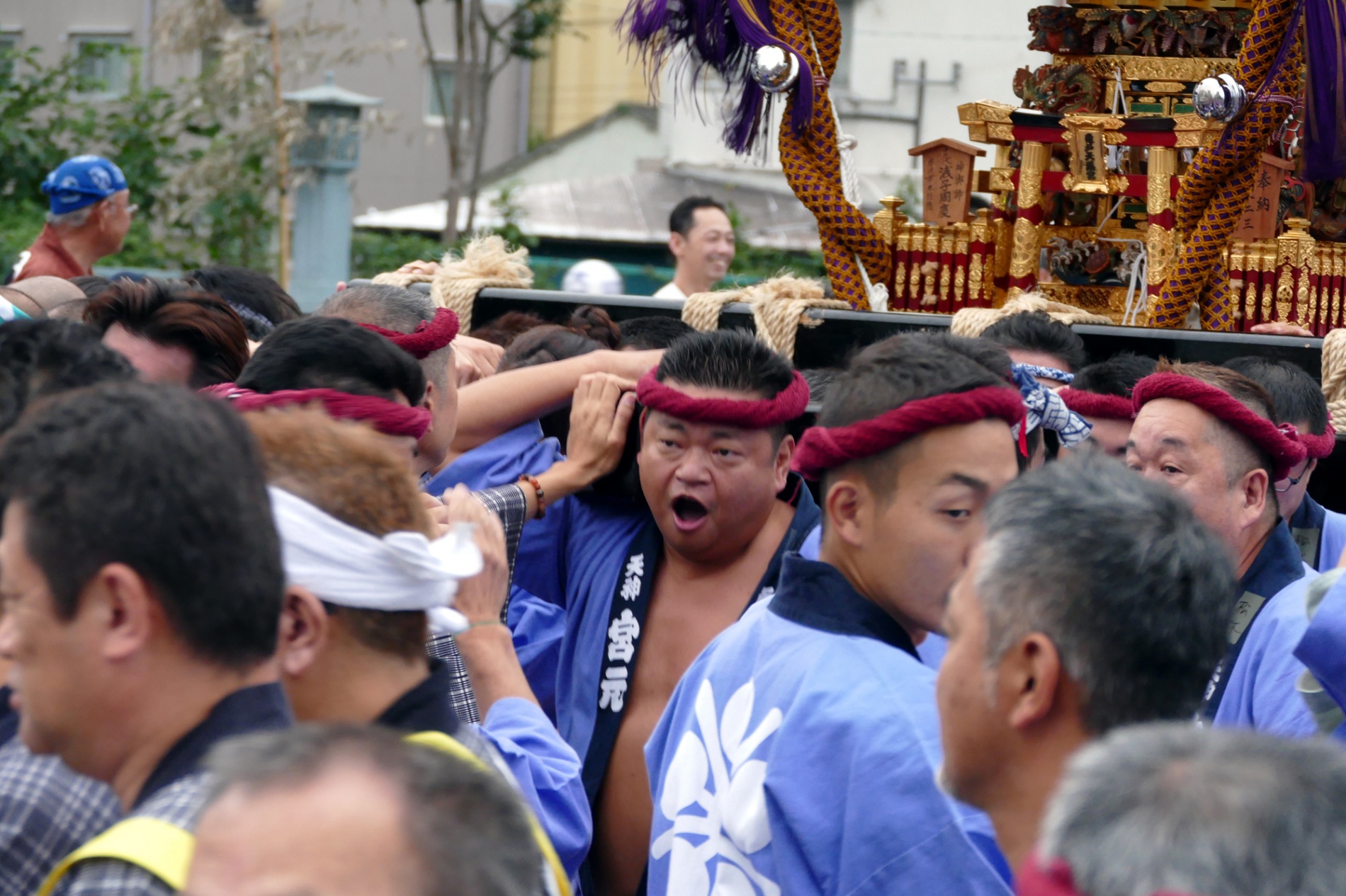 亀戸天神社例大祭 神輿巡行 旅の途中